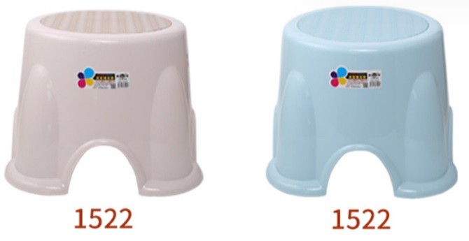 ZX Plastic Chair 1522 Size: 26.5 X 39 X 24.5 cm(1241)